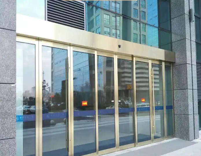 快速卷簾門(mén)安全功能都體現(xiàn)在哪里